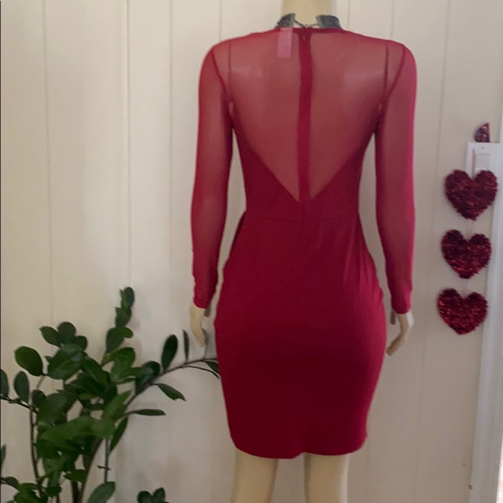Beautiful dress - Picture 5 of 11
